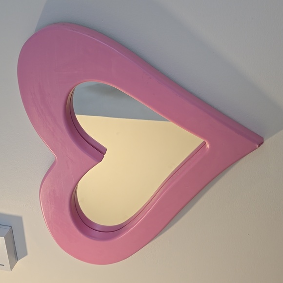 Vintage Other - Vintage y2k pink heart shaped mirror